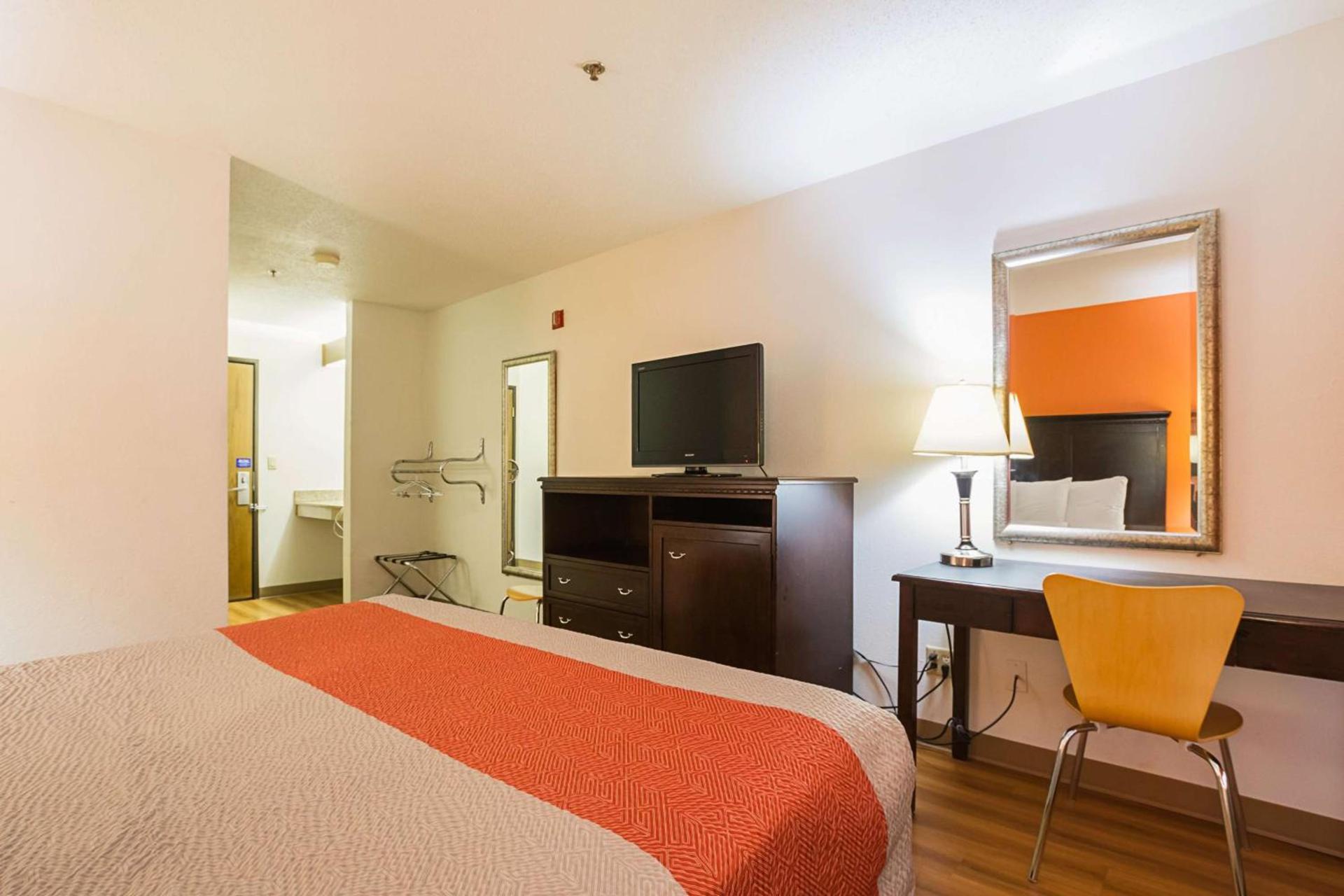 Motel 6-Waterloo, IA - Crossroads Mall - Cedar Falls photo 9