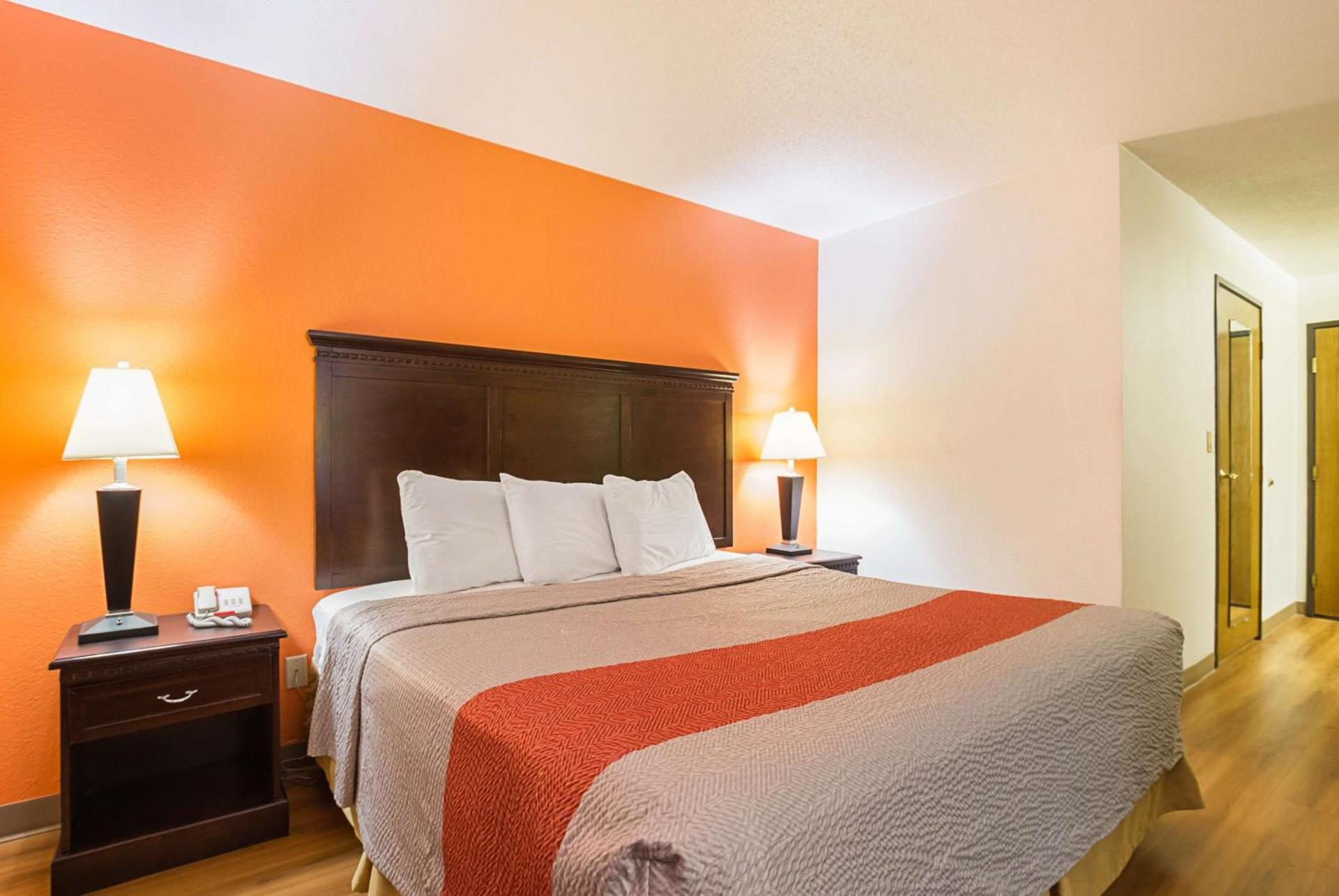 Motel 6-Waterloo, IA - Crossroads Mall - Cedar Falls photo 10