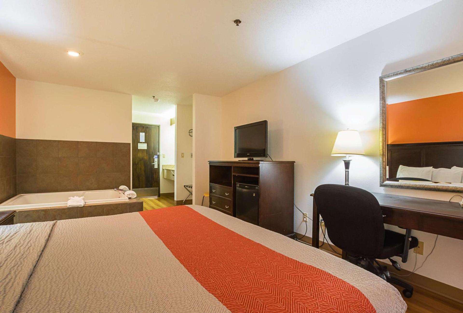 Motel 6-Waterloo, IA - Crossroads Mall - Cedar Falls photo 12