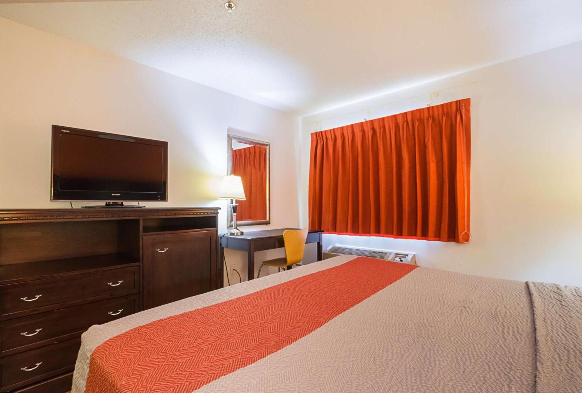 Motel 6-Waterloo, IA - Crossroads Mall - Cedar Falls photo 16