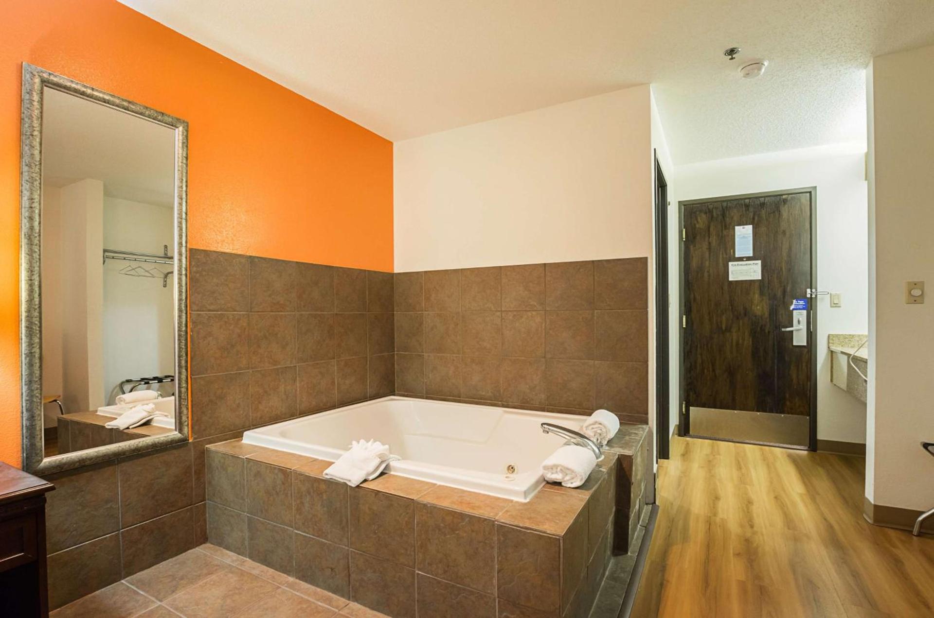Motel 6-Waterloo, IA - Crossroads Mall - Cedar Falls photo 21