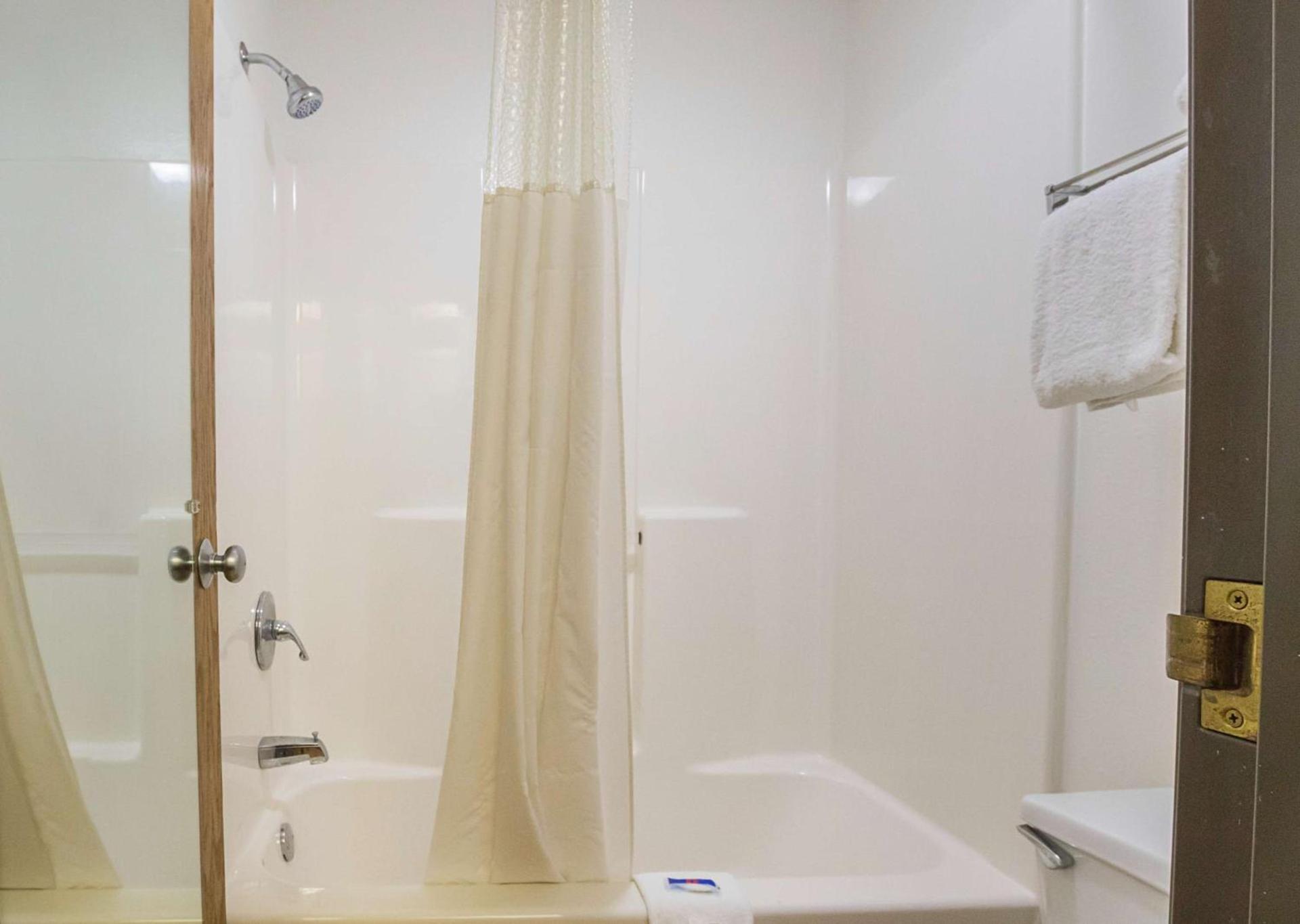 Motel 6-Waterloo, IA - Crossroads Mall - Cedar Falls photo 24