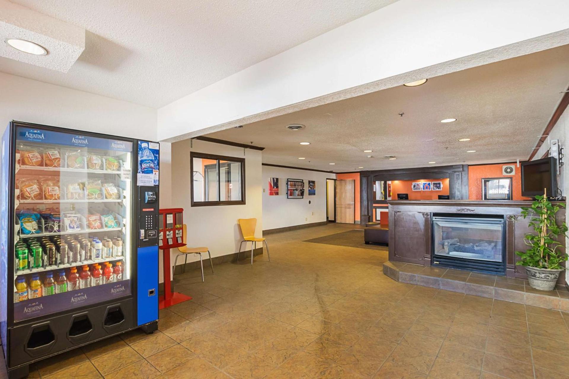 Motel 6-Waterloo, IA - Crossroads Mall - Cedar Falls photo 35