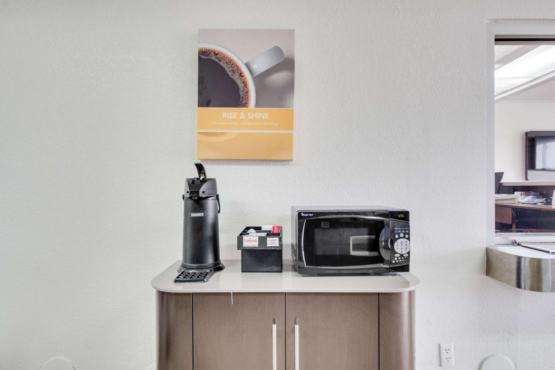 Avera Suites photo 20