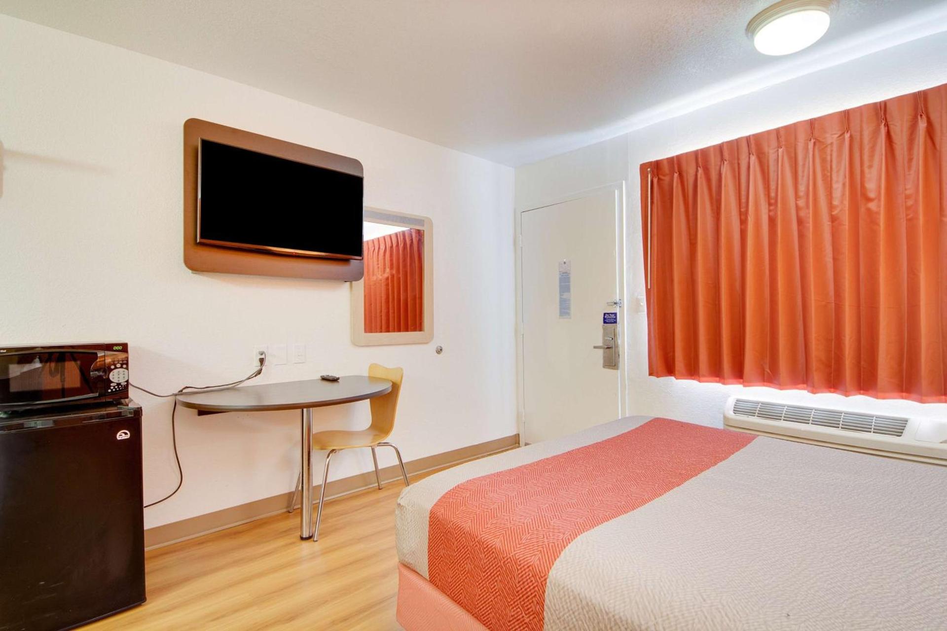 Avera Suites photo 28