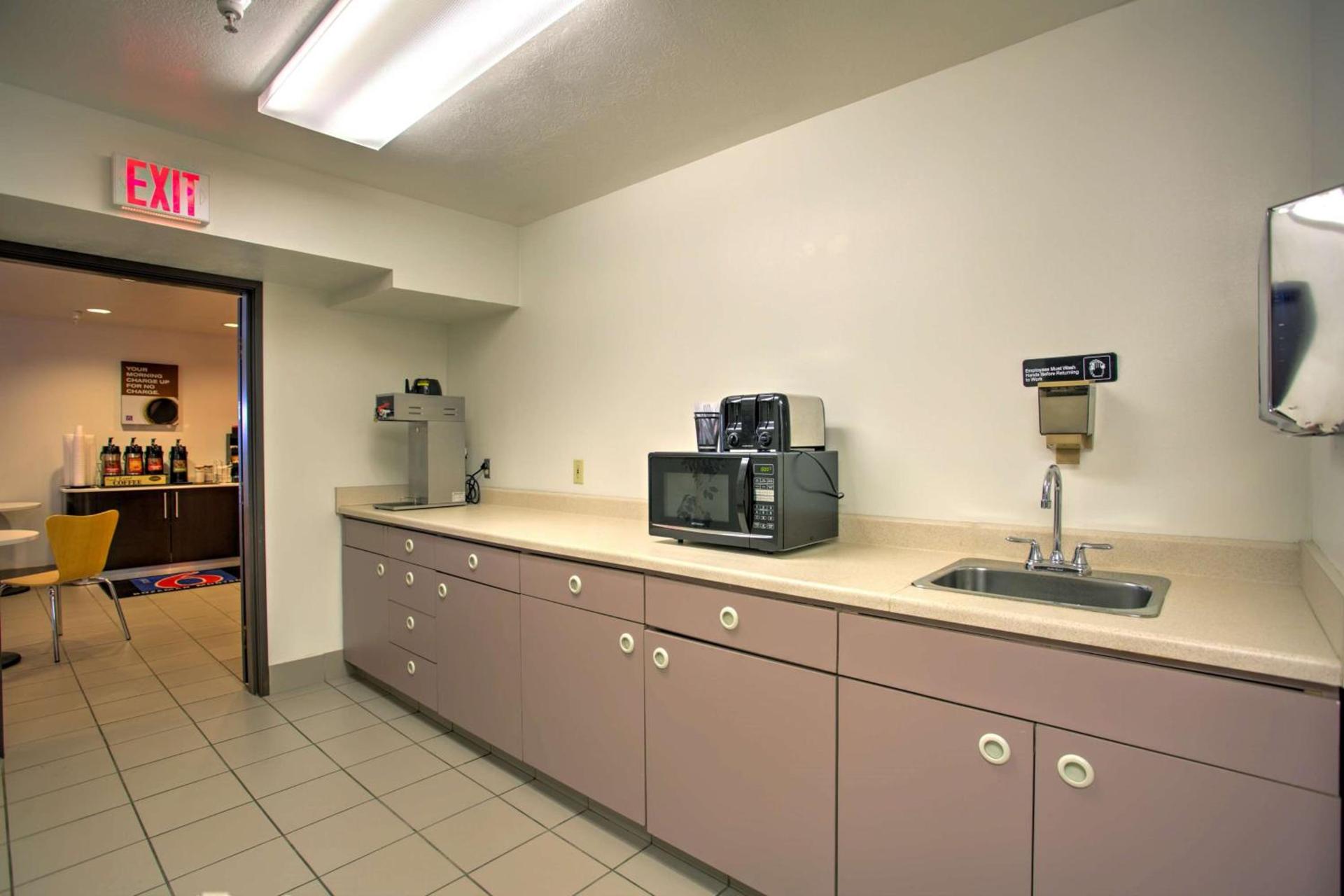 Motel 6-Bozeman, MT photo 30