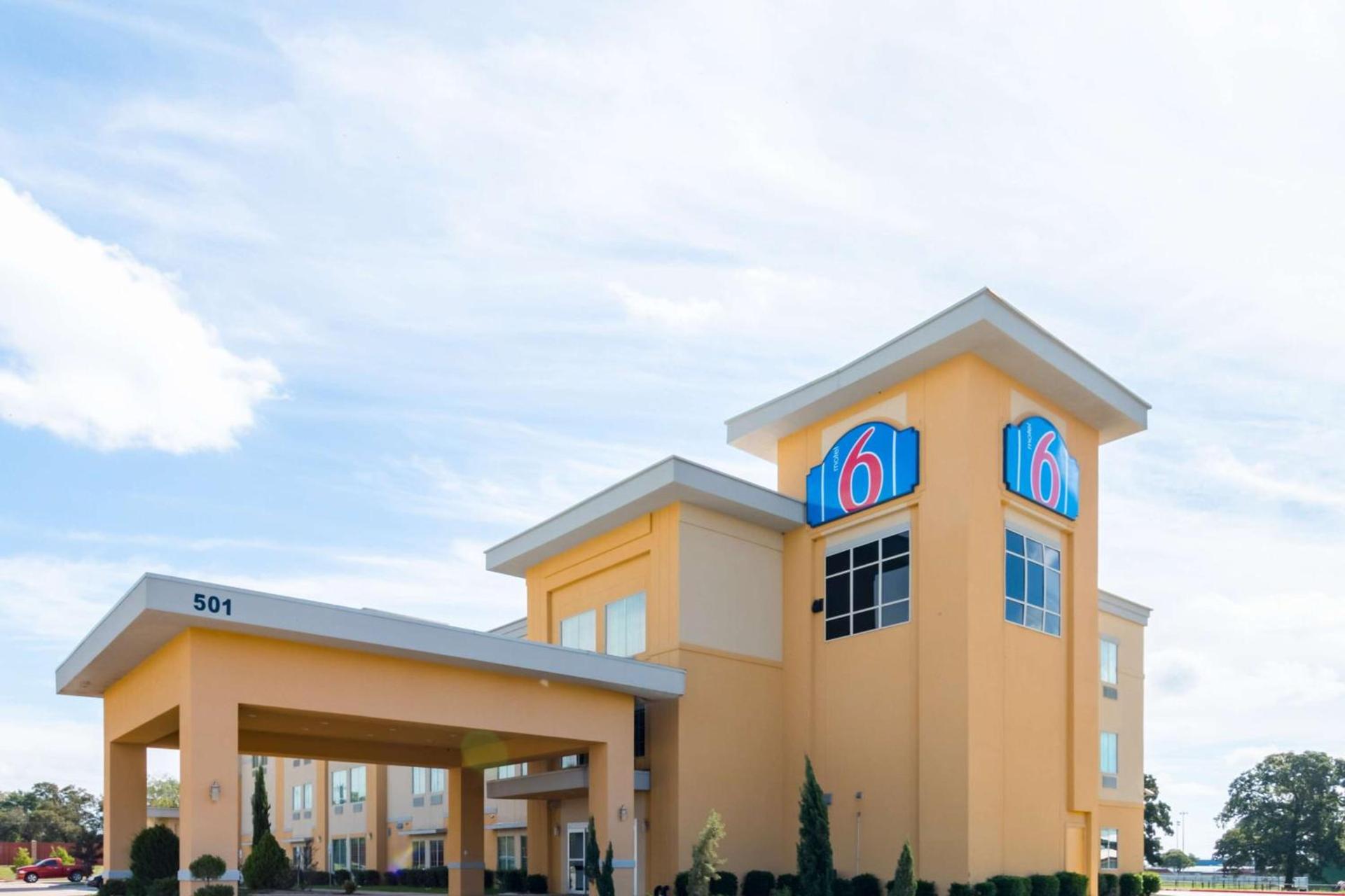 Motel 6-Joshua, TX photo 2