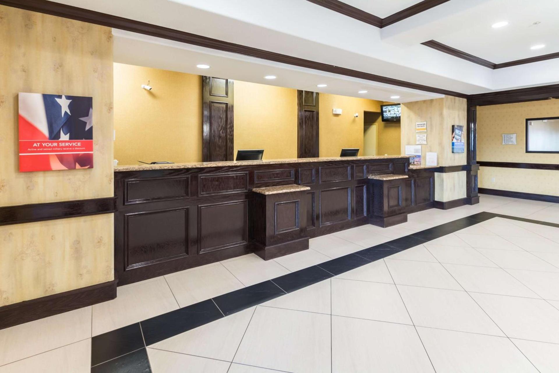 Motel 6-Joshua, TX photo 11