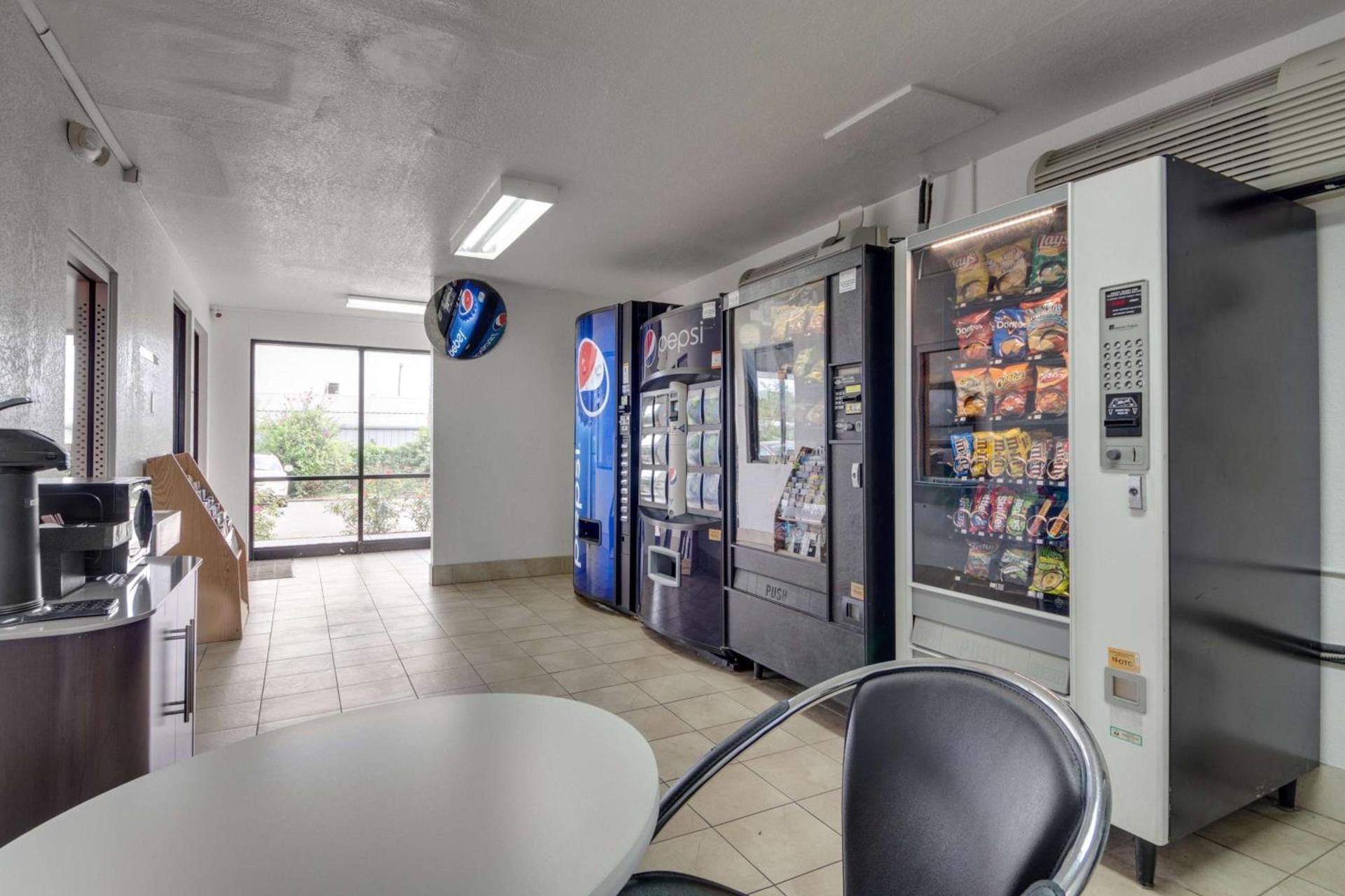 Avera Suites photo 67