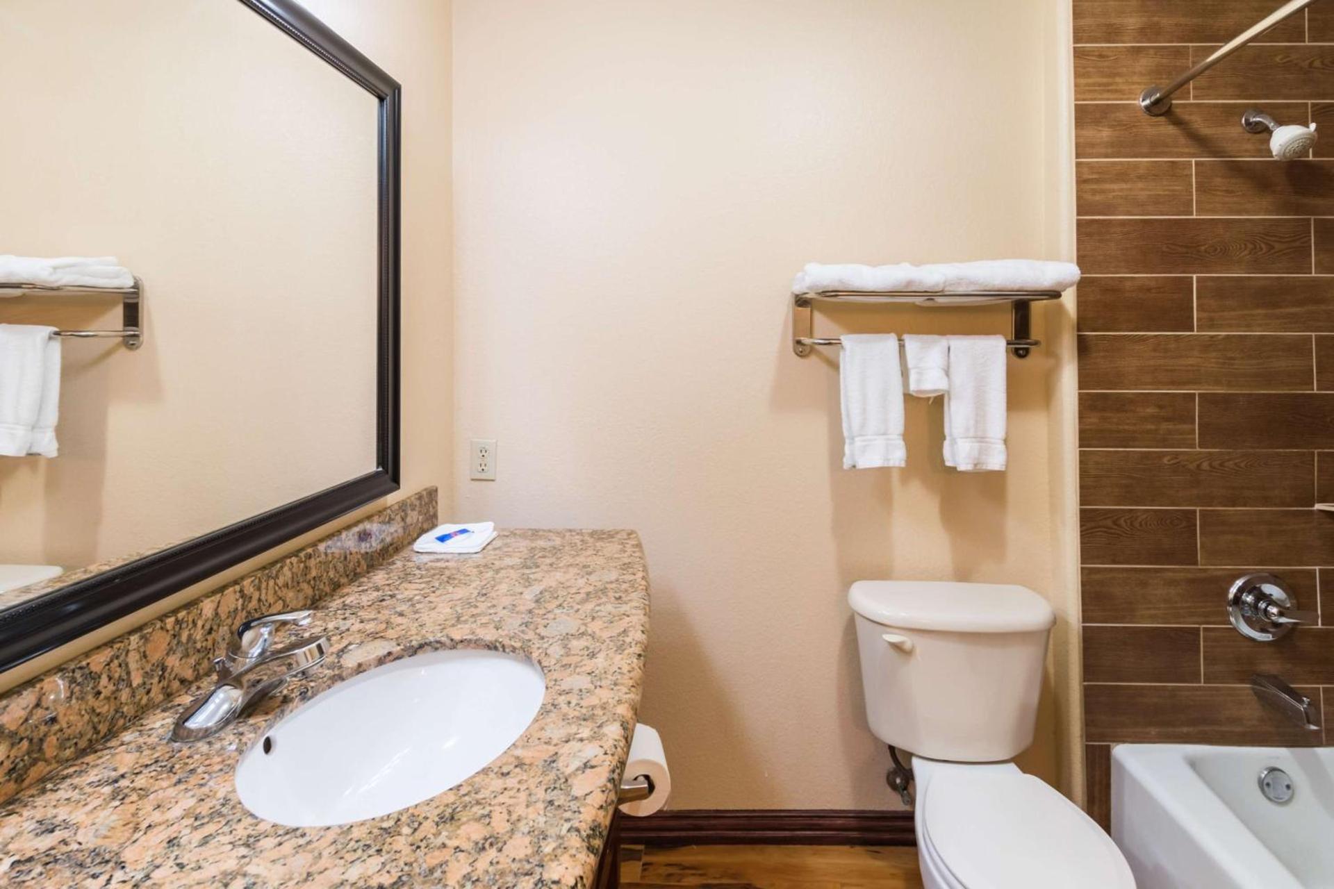 Motel 6-Joshua, TX photo 8