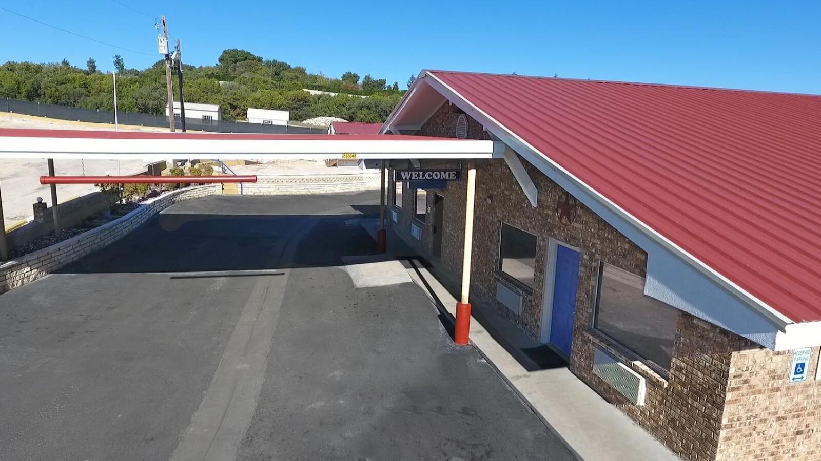 Hillcrest Inn & Suites Ozona — hotel in Ozona