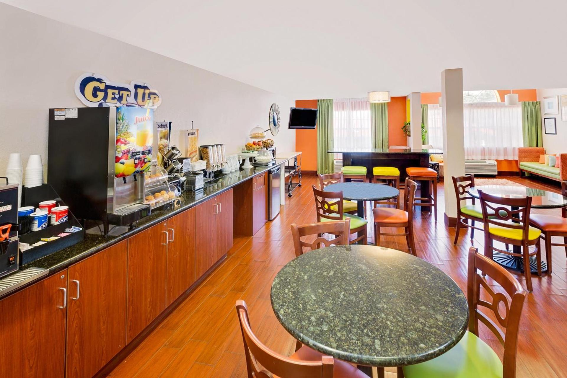 Microtel Inn & Suites by Wyndham Daphne photo 32