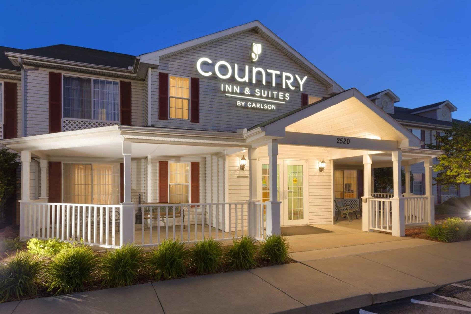 Country Inn & Suites by Radisson, Nevada, MO photo 18