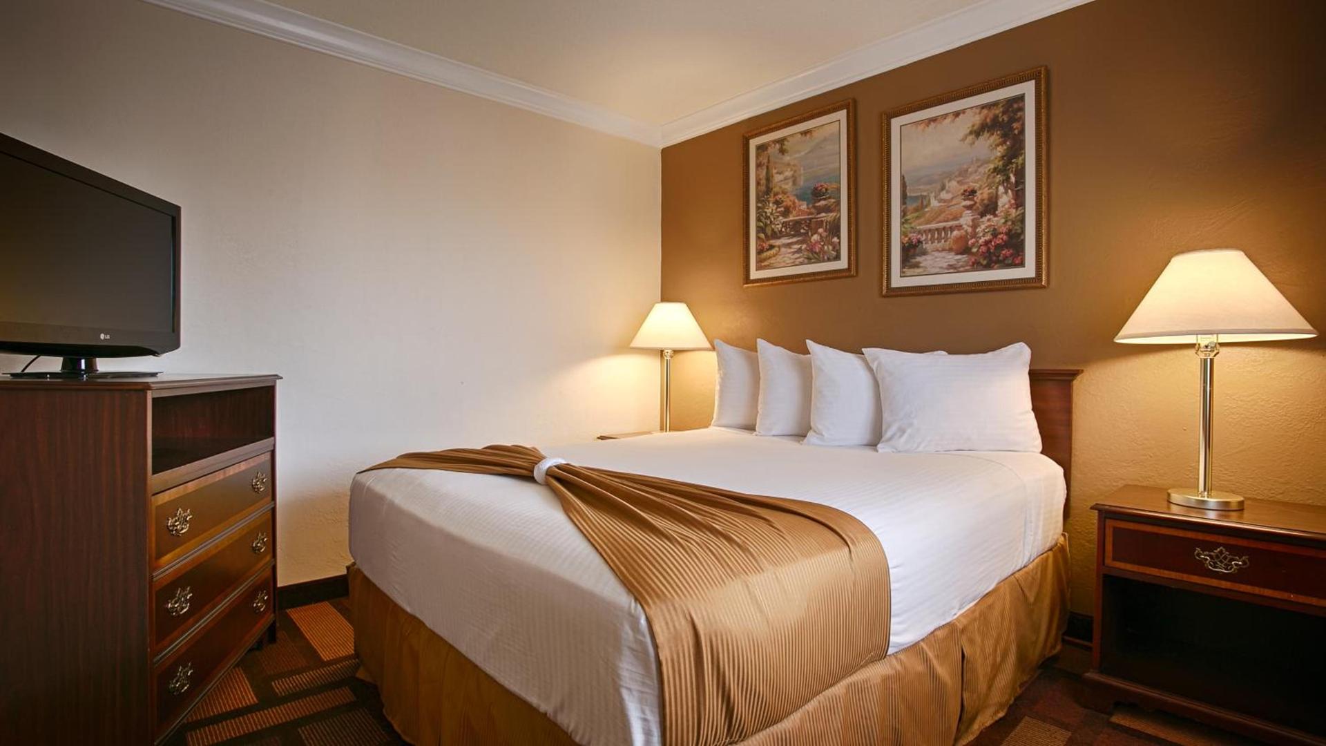 Days Inn & Suites by Wyndham Lodi photo 42