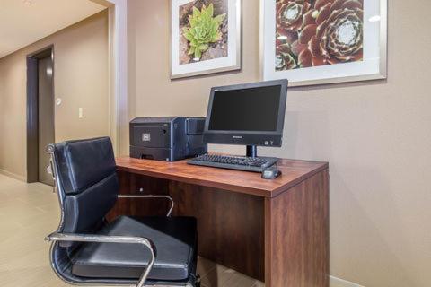 Suburban Studios Midland I-20 photo 20