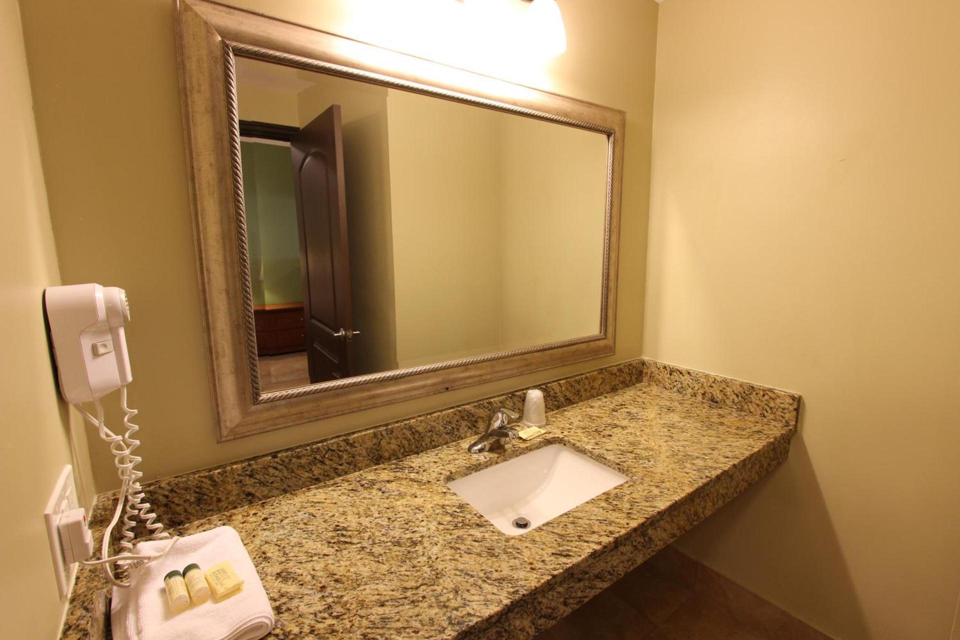Oceans Beach Resort & Suites photo 23