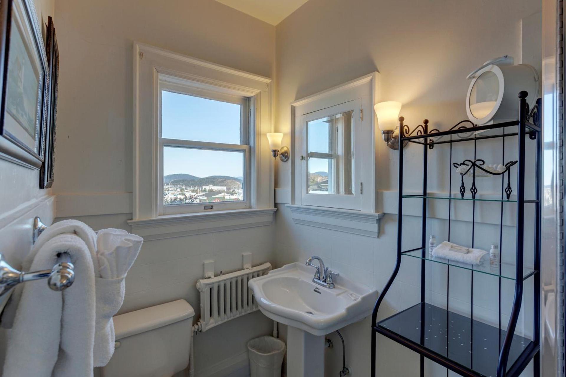 Nantucket Inn - Anacortes photo 23
