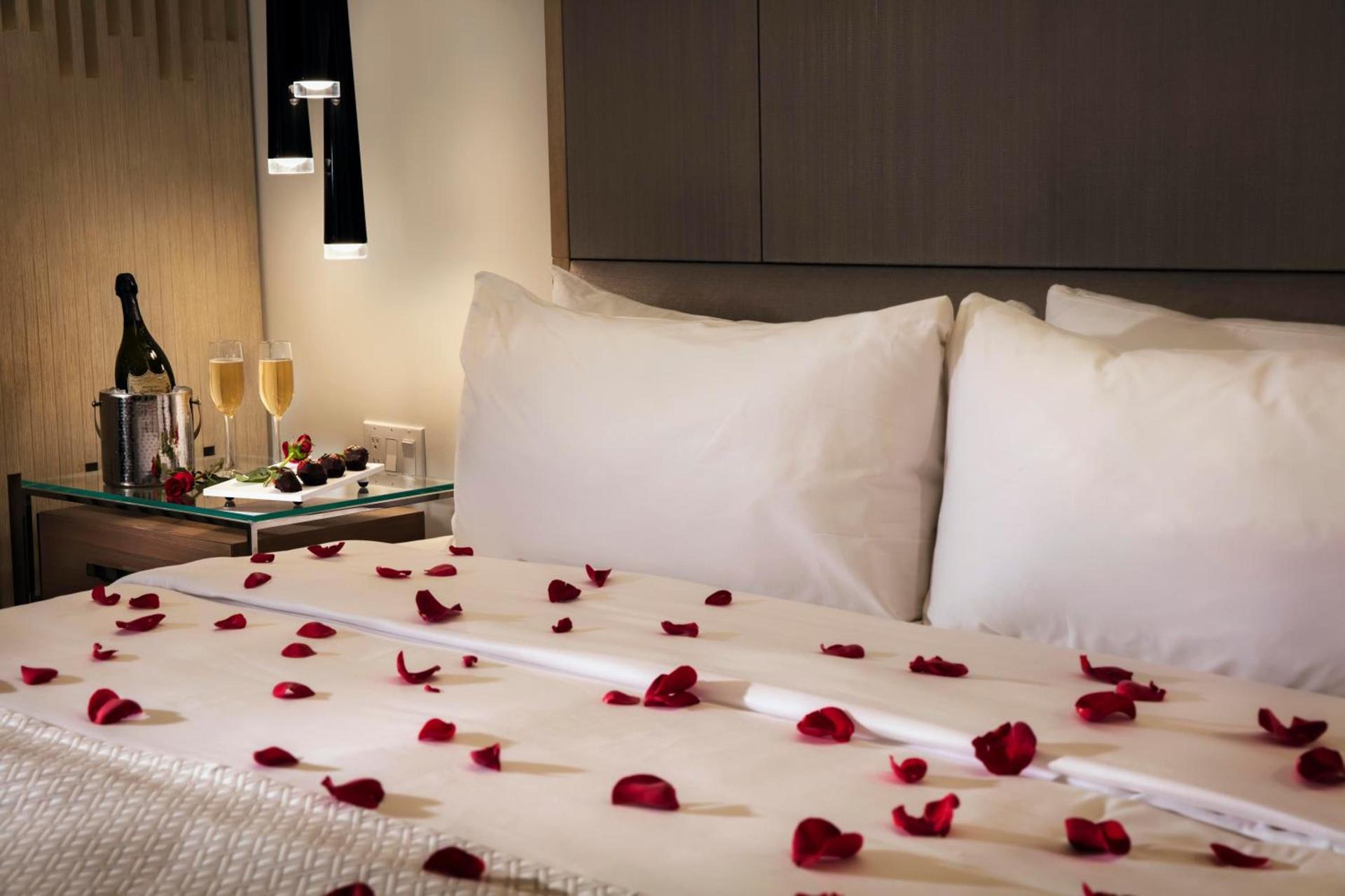 H2O Suites- Adults Only photo 13