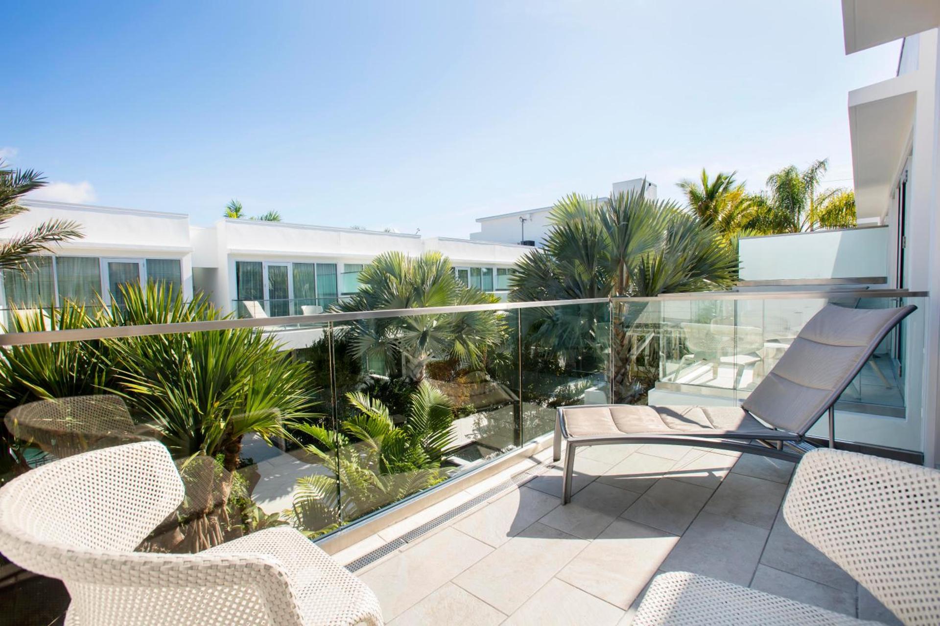 H2O Suites- Adults Only photo 12