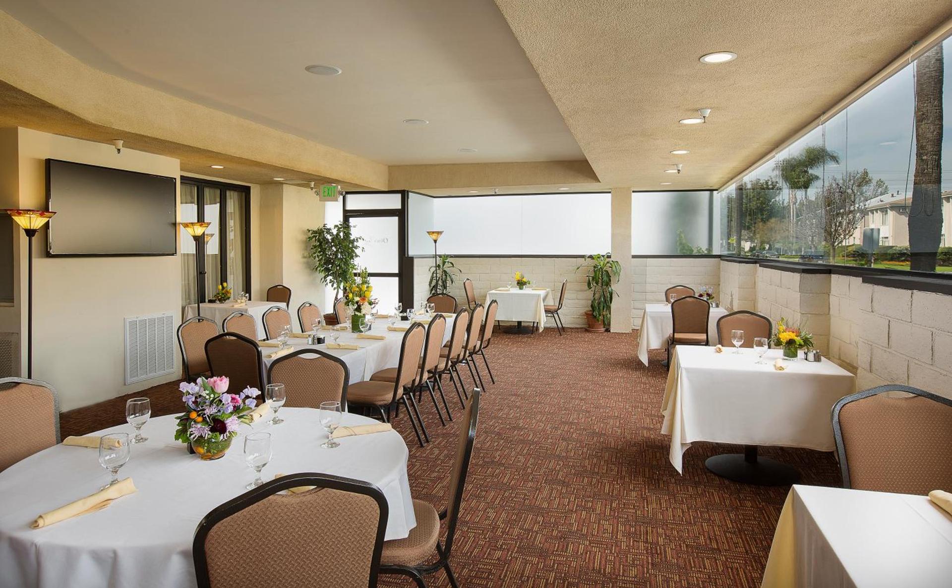Safari Inn Burbank-Universal, a Coast Hotel photo 52