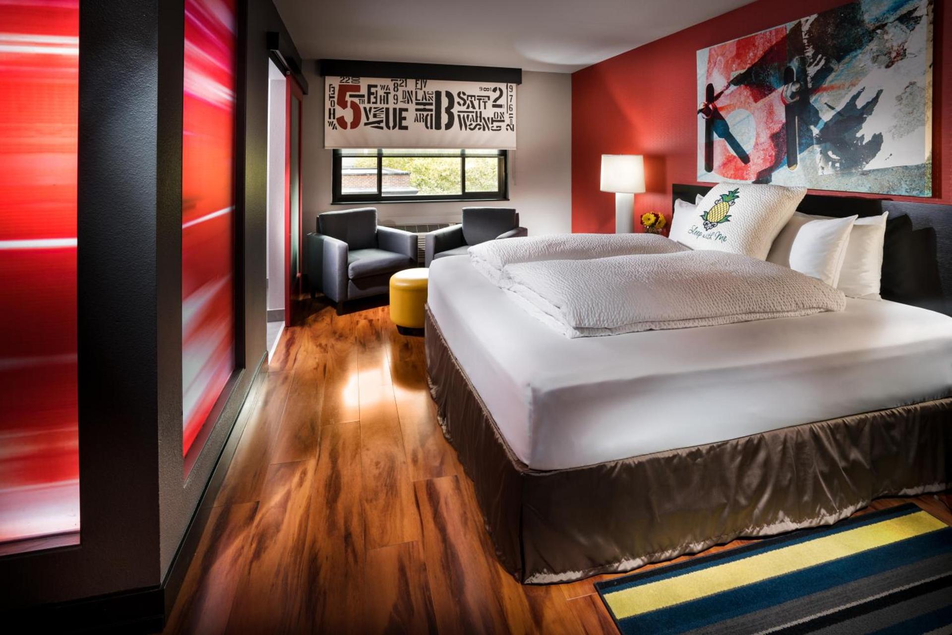 Staypineapple, Hotel FIVE, Downtown Seattle photo 17