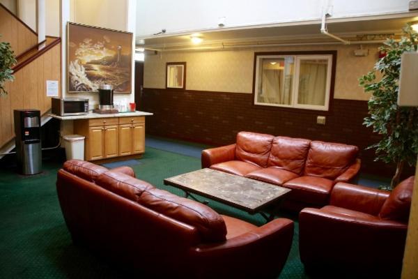 Econo Inn photo 6