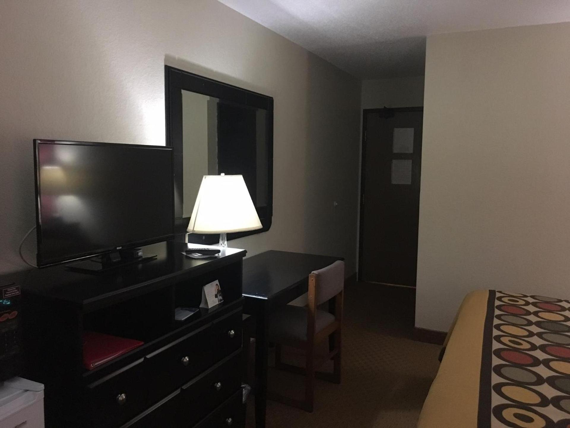 Super 8 by Wyndham New Castle photo 10