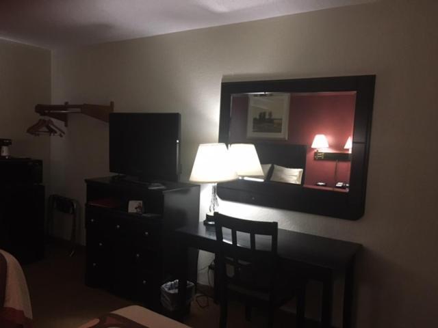 Super 8 by Wyndham New Castle photo 21
