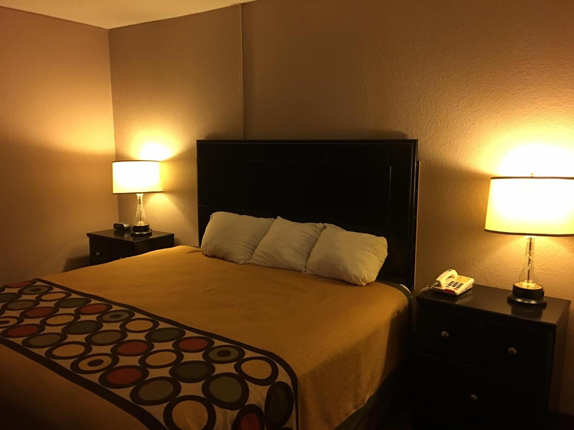Super 8 by Wyndham New Castle photo 15