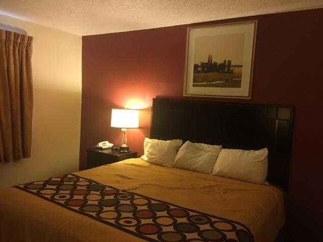 Super 8 by Wyndham New Castle photo 14