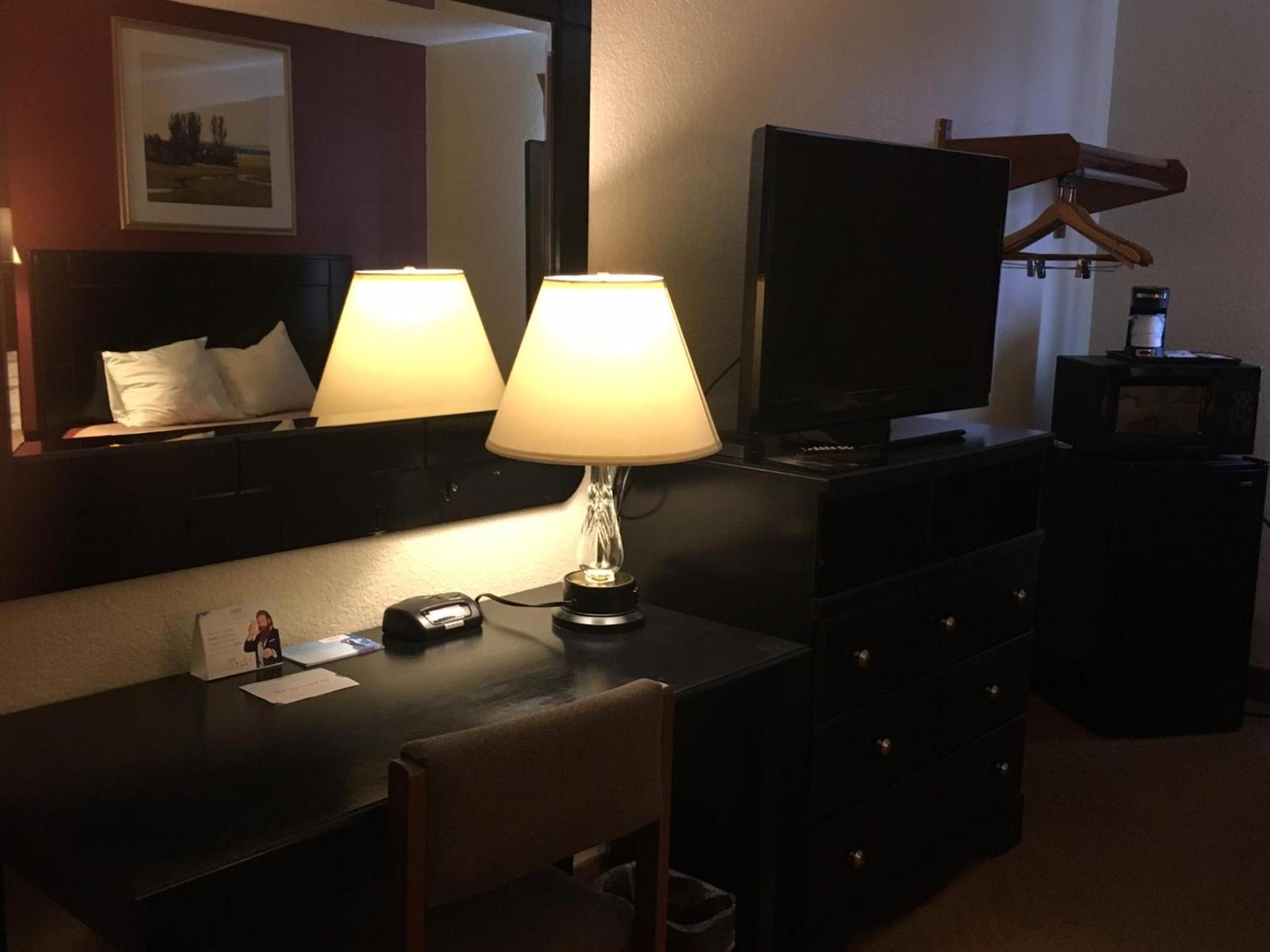 Super 8 by Wyndham New Castle photo 11