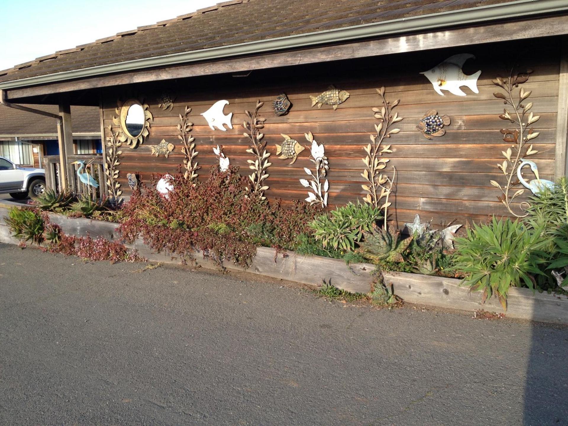 Gualala Surf Inn on the ocean bluff photo 2