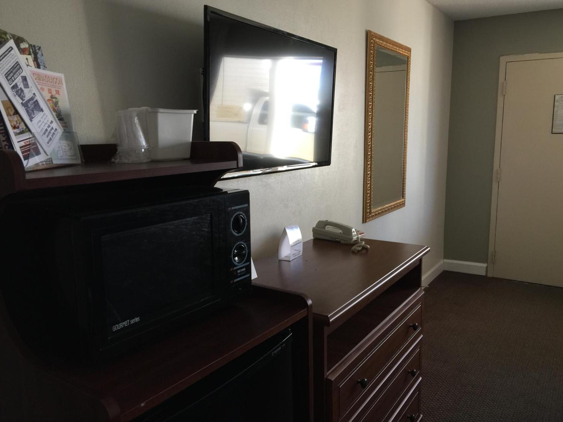 Red Carpet Inn & Suites - Danville photo 43