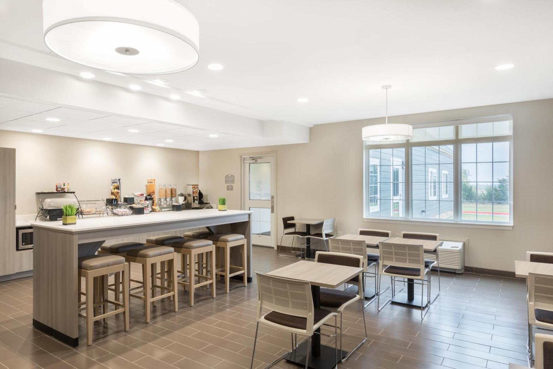 Microtel Inn & Suites by Wyndham Perry photo 8