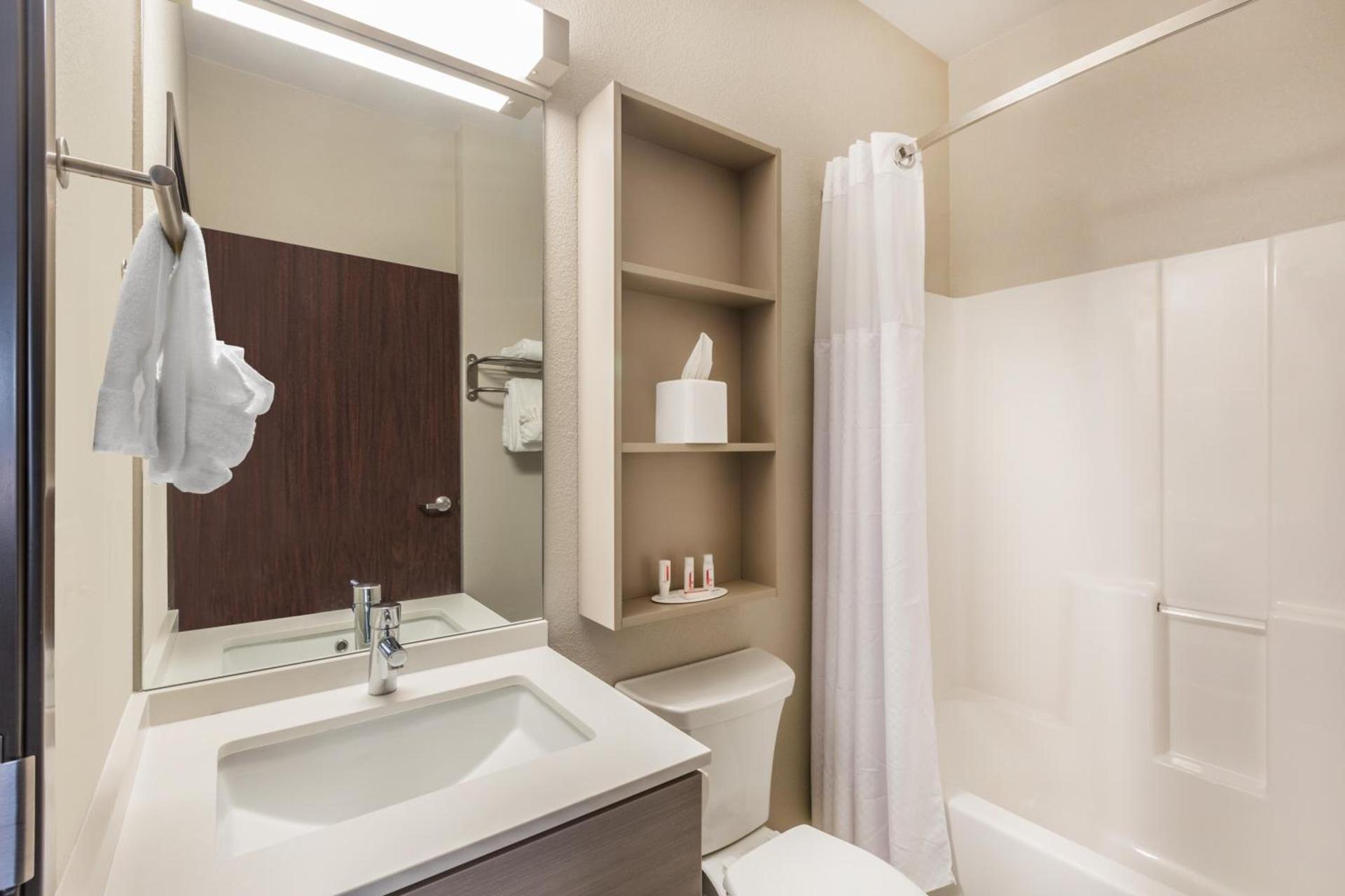 Microtel Inn & Suites by Wyndham Perry photo 14