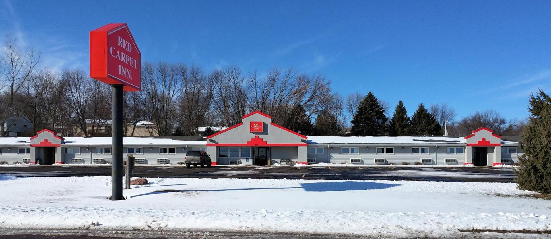 Red Carpet Inn - Windom photo 1