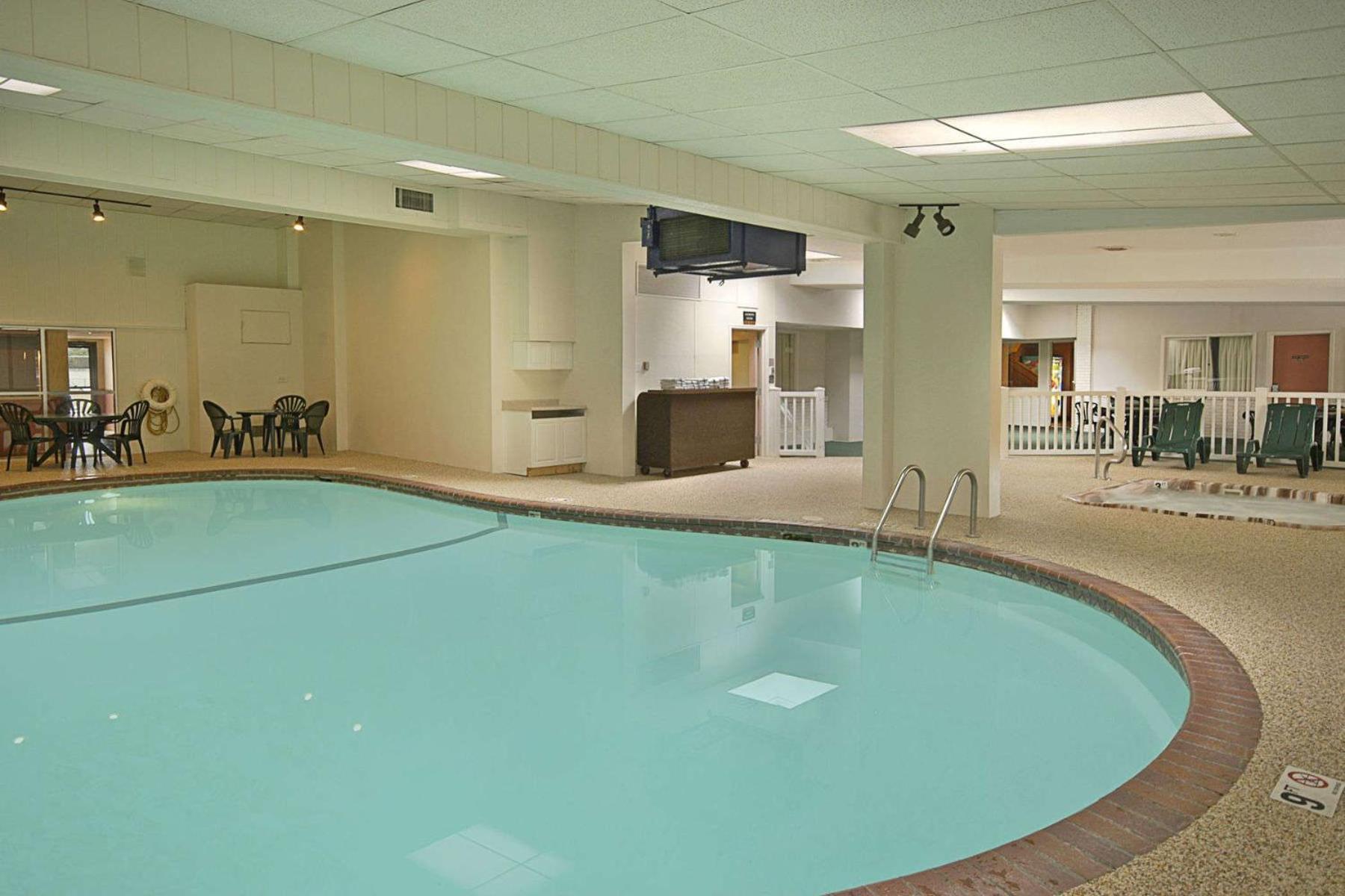 Quality Inn St Paul-Minneapolis-Midway photo 2