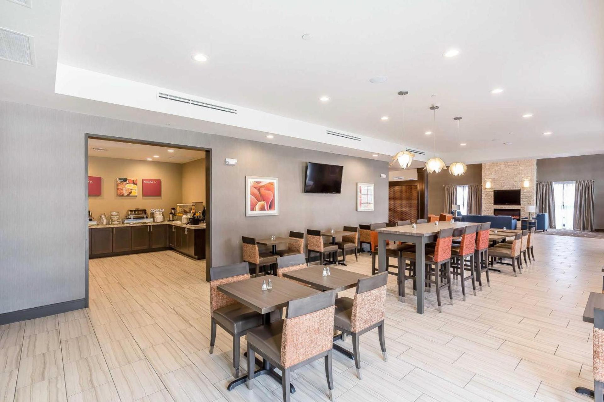 Comfort Suites Near Sam Houston Race Park photo 27