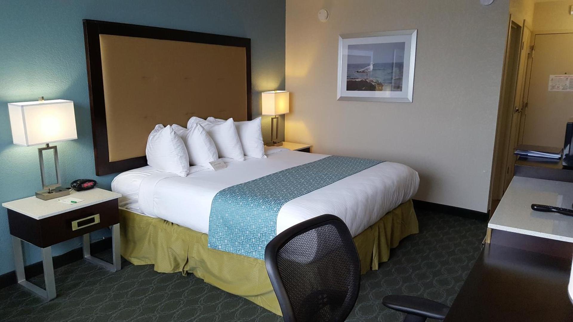 Wyndham Garden Kenosha Harborside photo 45