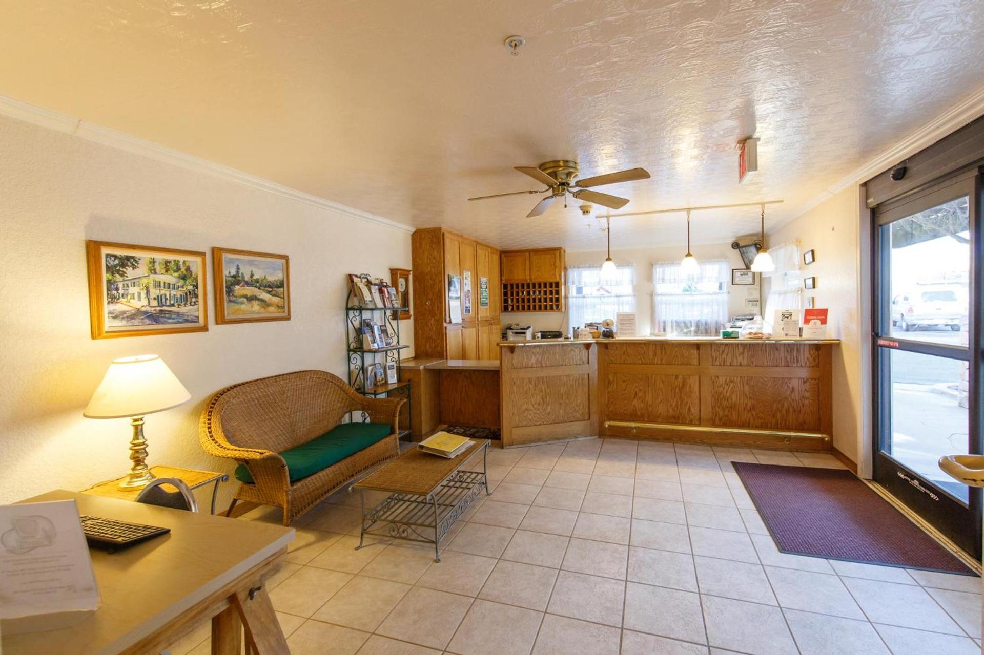 Murphys Inn Motel photo 8
