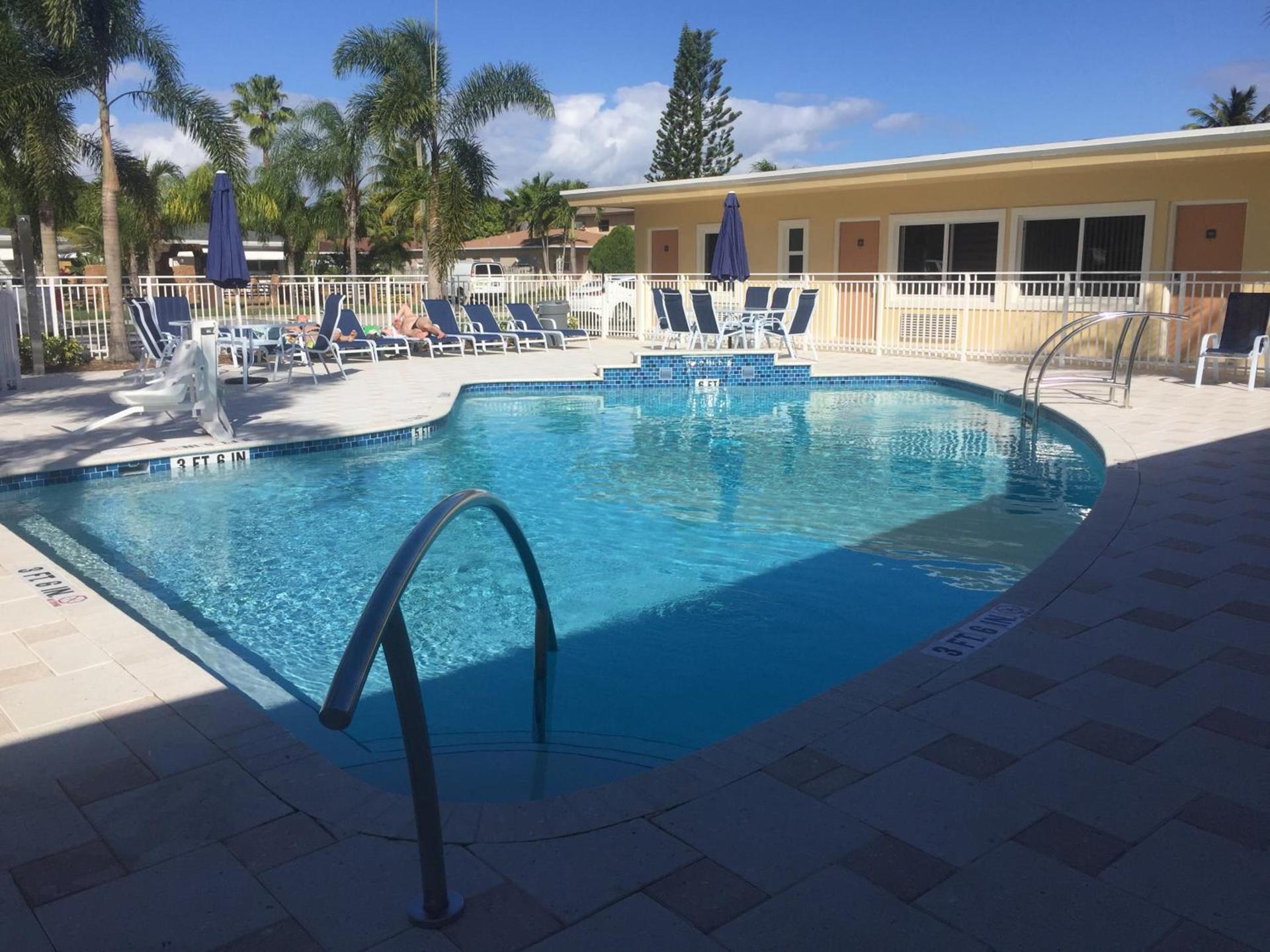Curtis Inn & Suites photo 41