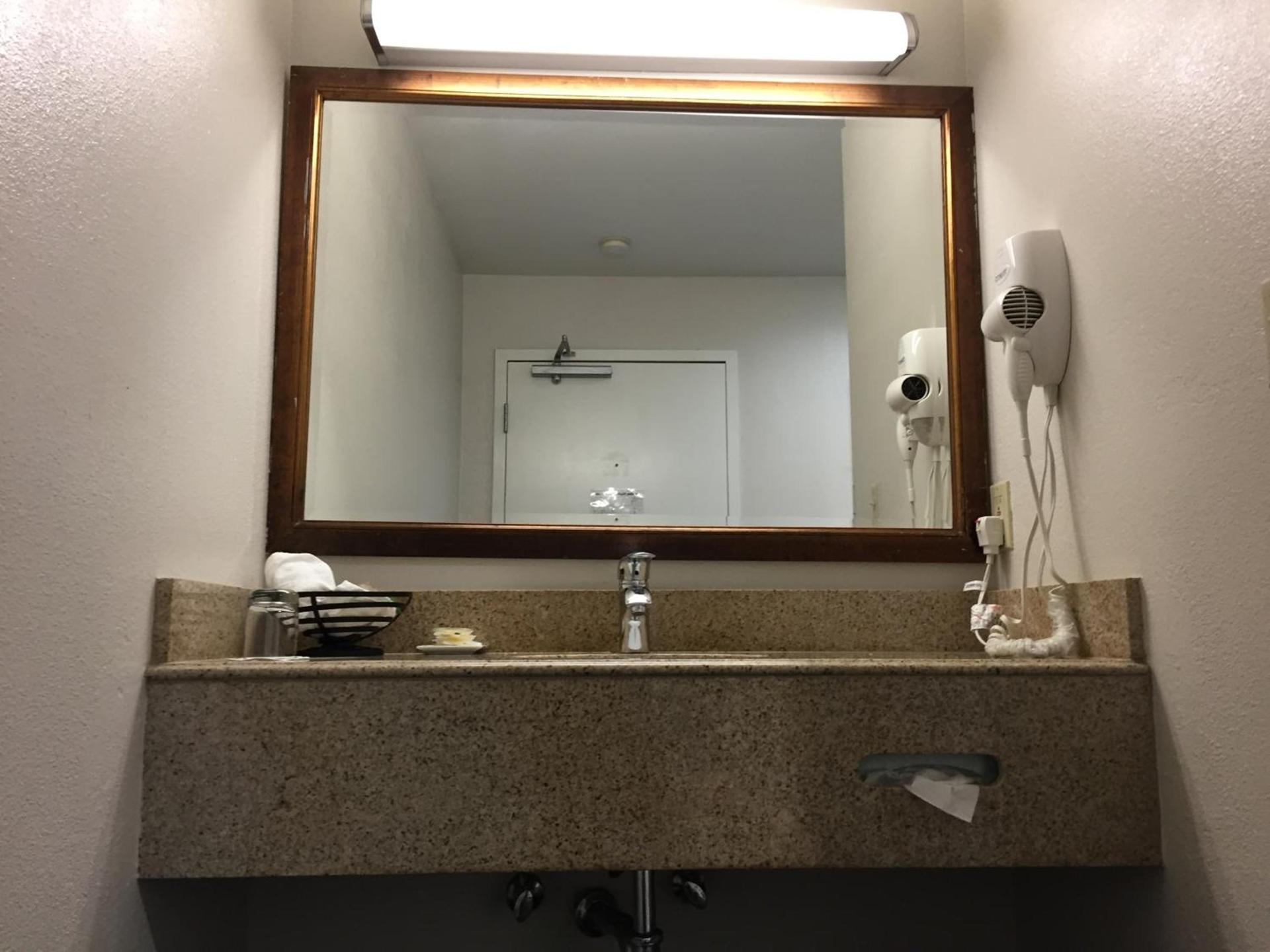 Buena Vista Motor Inn photo 47