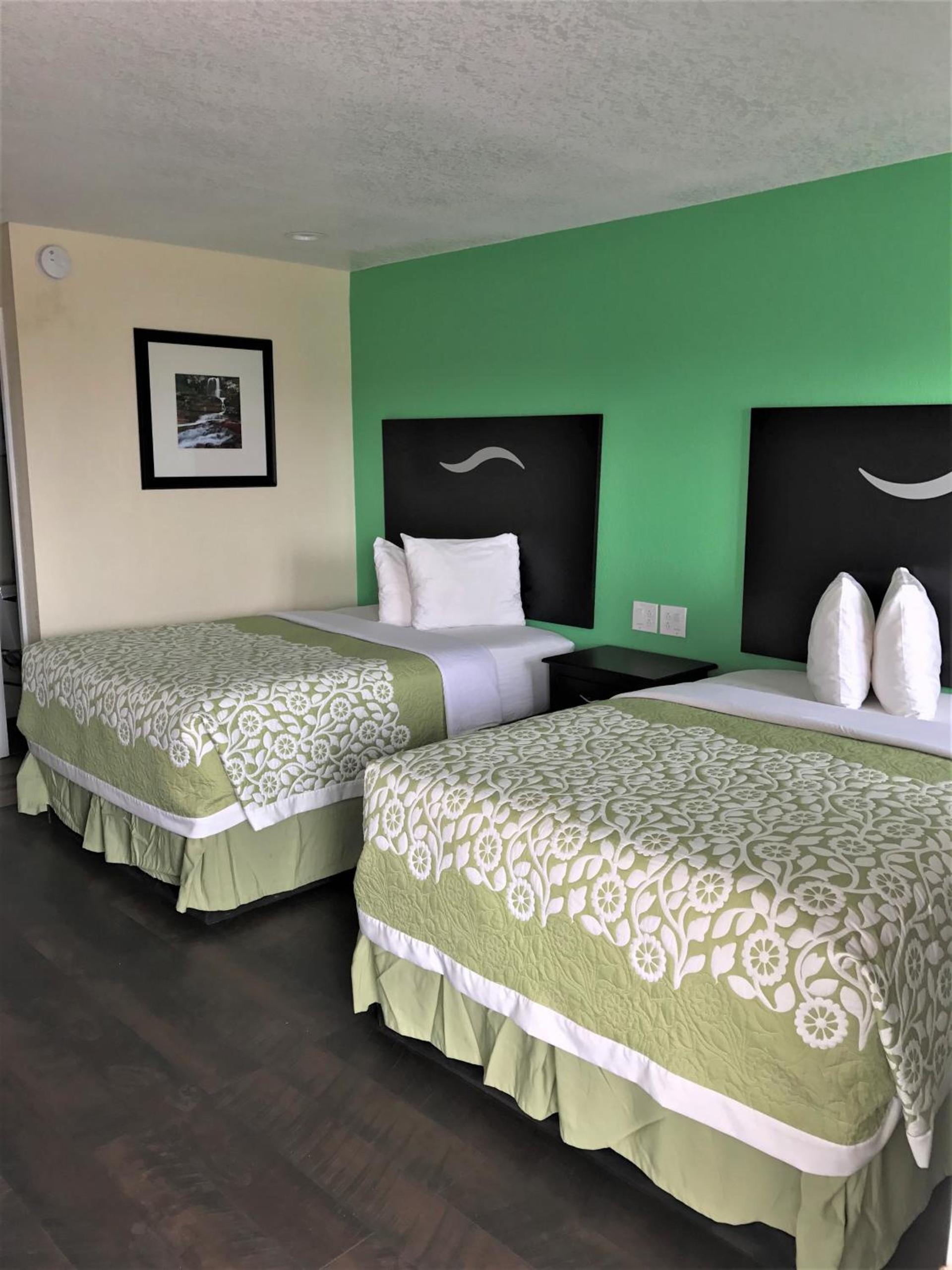 Budget Inn photo 9