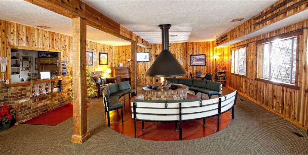 Chateau Apres Lodge photo 4