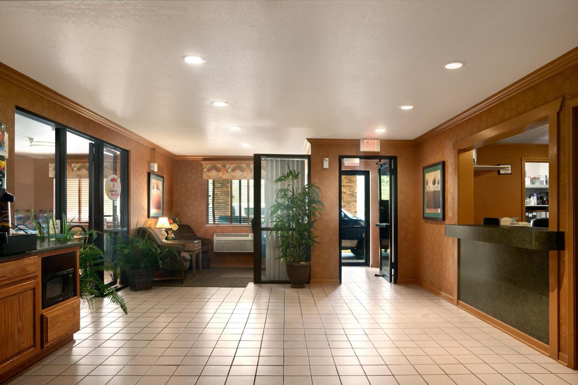 Super 8 by Wyndham East Peoria photo 12