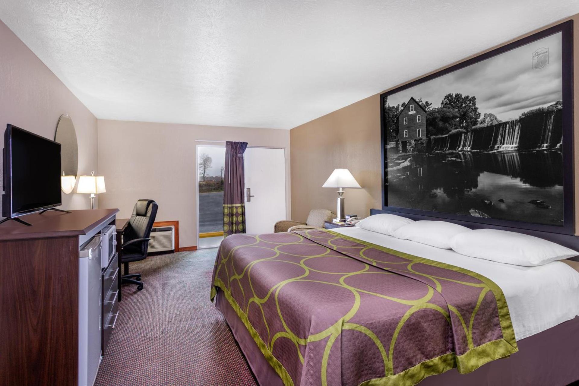 Super 8 by Wyndham Locust Grove photo 21