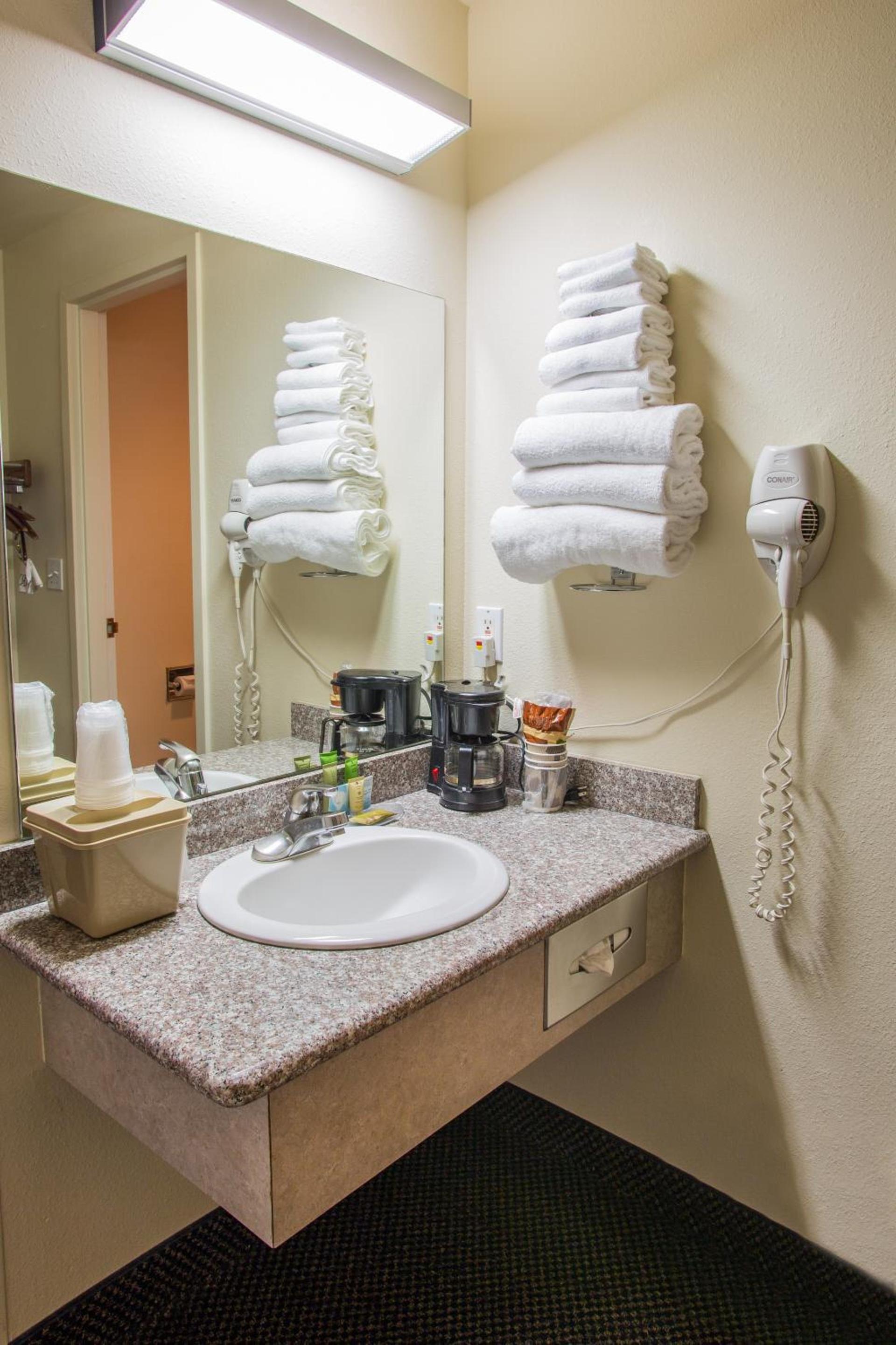 Cedars Inn photo 17
