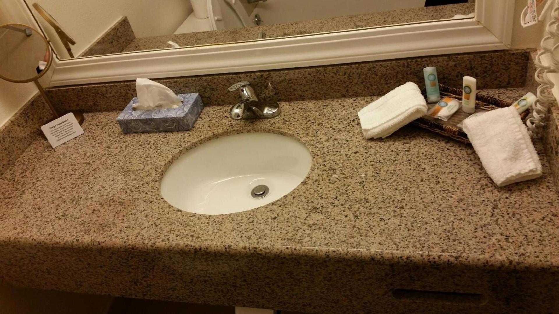 Ramada by Wyndham Arcata photo 36