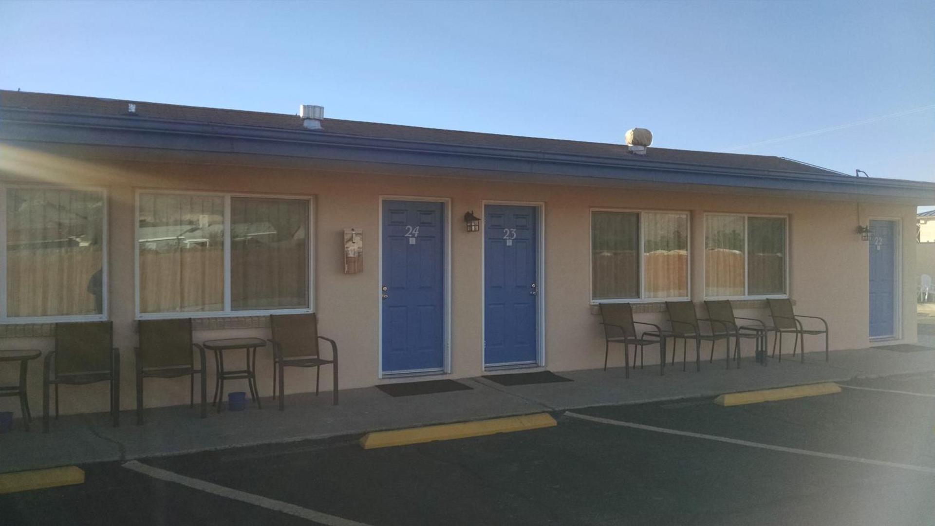 White Sands Motel photo 22