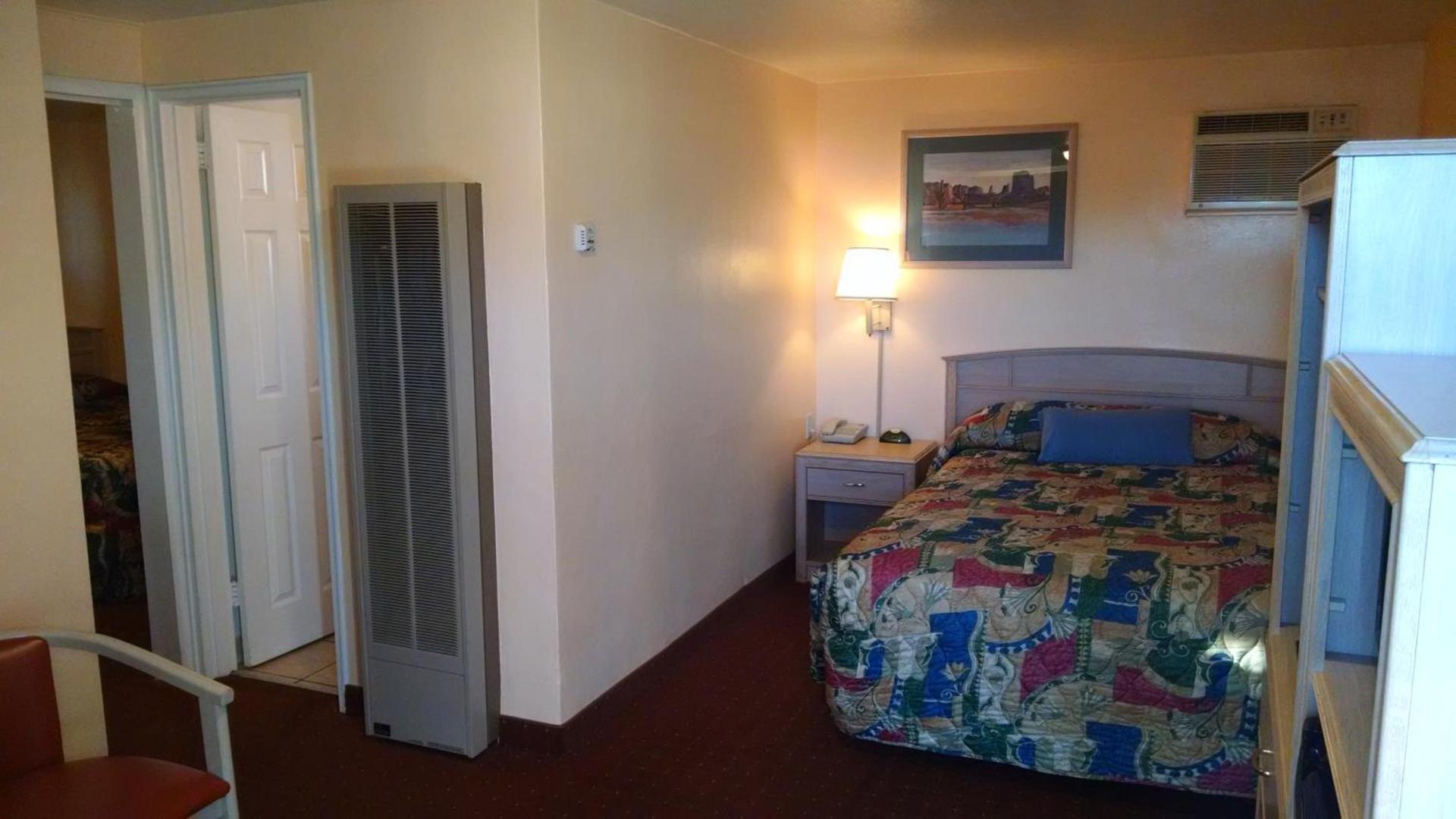 White Sands Motel photo 9